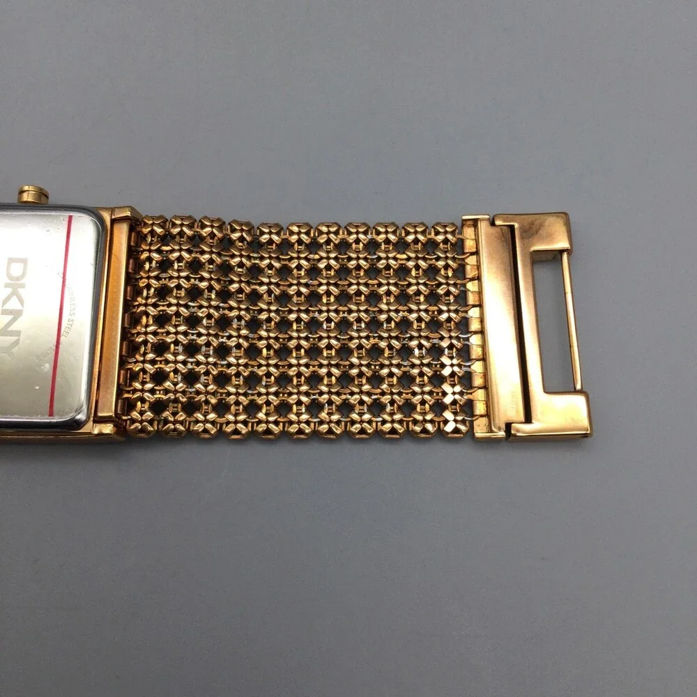 DKNY NY4905 Womens Dress Watch 32mm White Dial Gold Tone Crystals New Battery 7